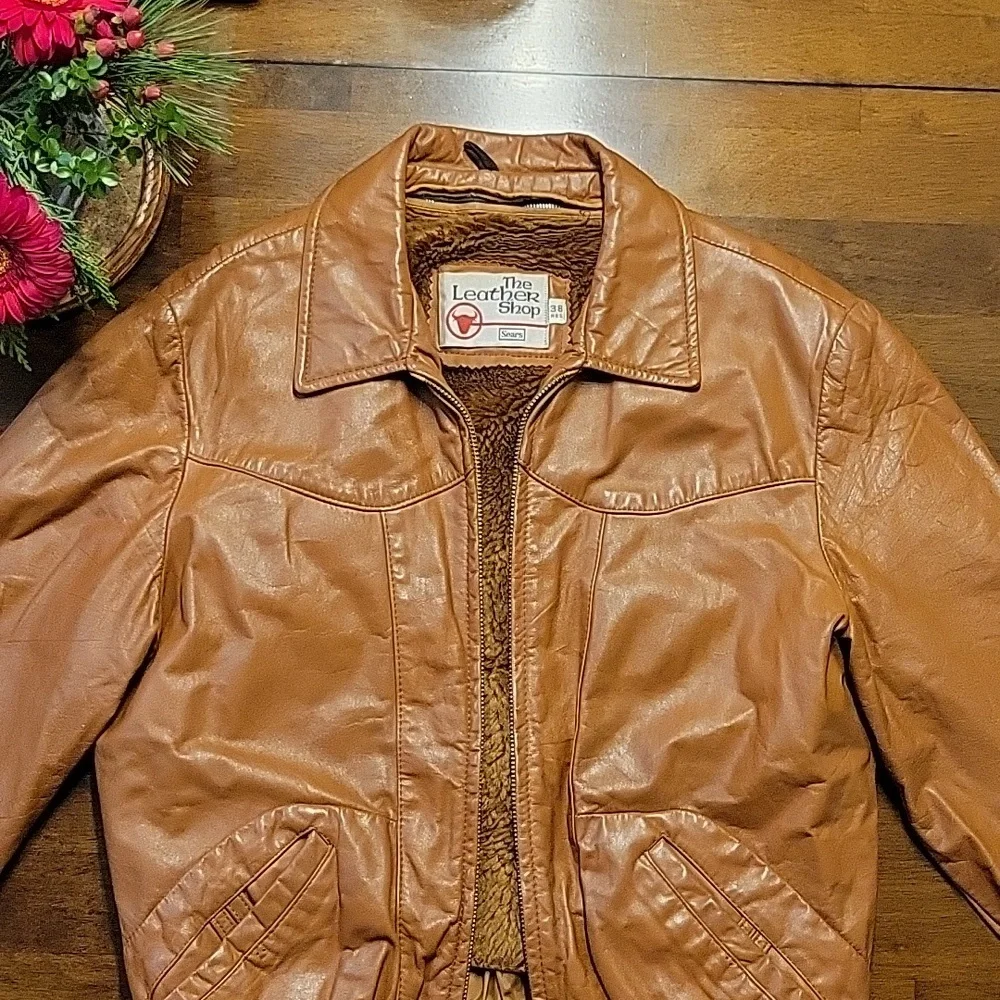 *VINTAGE* 1970s Genuine Leather Bomber Jacket •The Leather Shop by Sears - Picture 2 of 11